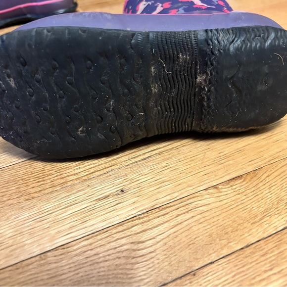 Girls size 2 BOGS winter boots - EUC - Picture 3 of 3